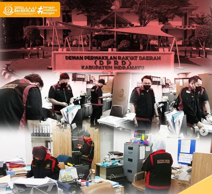 Tim Penyidik Pidsus Kejati Jabar Geledah Kantor DPRD Indramyu!